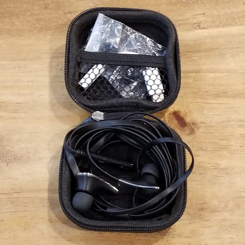 SpaceX Wired Earbuds With USBC Adapter Elon Musk 0312